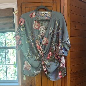 Umgee Gray Floral Twist Front Blouse